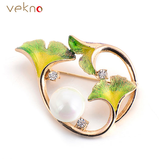 VEKNO Minimal Crystal Enamel Flower Brooches With Imitation Pearl Gold Color New Fashion Brooch Pins Female Clothing Accessories